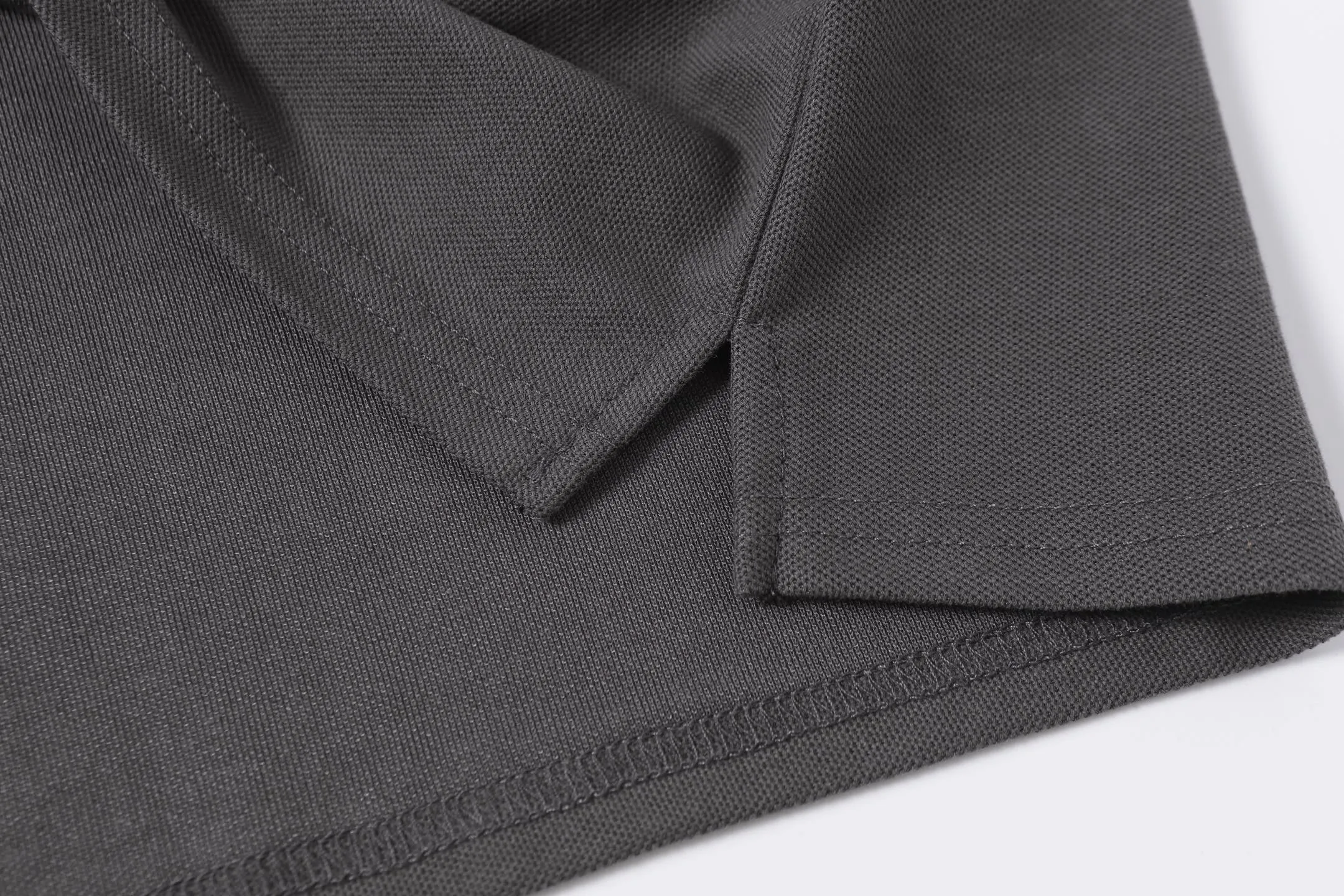 P146 Style No.: A013 [Ralph Lauren Classic Logo Embroidered Polo Shirt] ✅250g fine cotton pique fabric, custom-woven and dyed threads ✅Original stickers Scan the QR code to enter the official website ✅Large version, loose and stylish, can wear up to 210 pounds Color: Black White Navy Blue Sky Blue Dark Gray Floral Gray Size: S-XL
